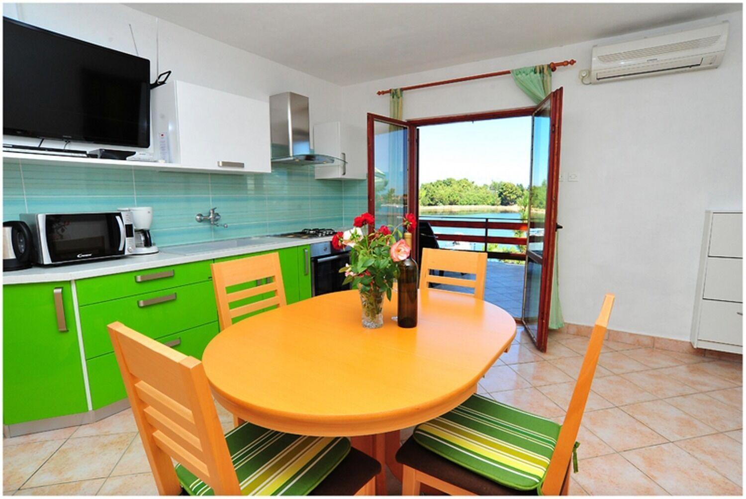 Apartments Ljilja Nin Luaran gambar